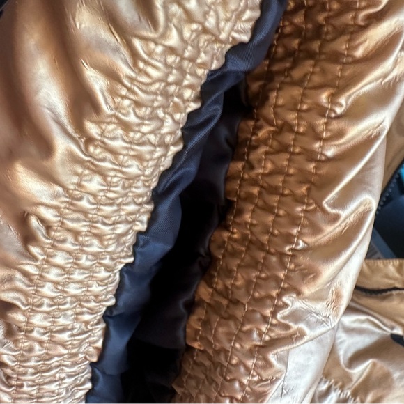 ❤️❤️NWT NIKE METALLIC GOLD PUFFER JACKET - Picture 8 of 9